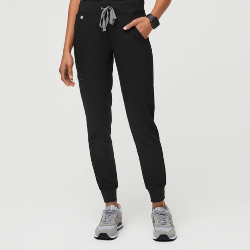 FIGS Zamora Jogger Scrub Pants (Black)